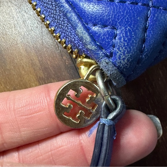 Tory Burch Fleming Soft Zip Continental Wallet in Blue - Picture 4 of 8
